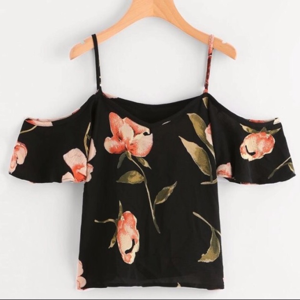 🎉HP!!🎉 Cold Shoulder, Floral Blouse Size Large